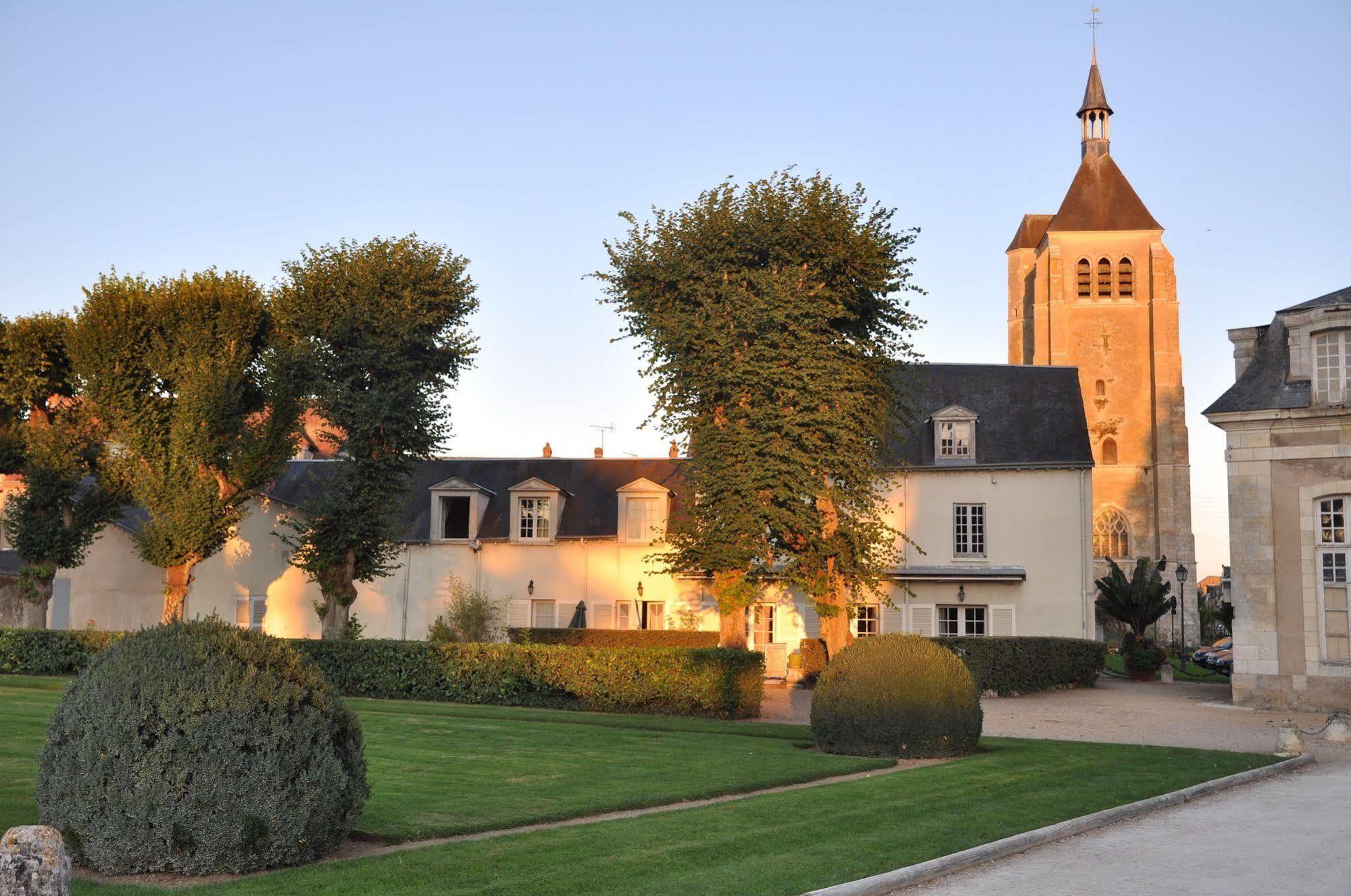 Hotel La Capitainerie Châteauneuf-sur-Loire Екстериор снимка