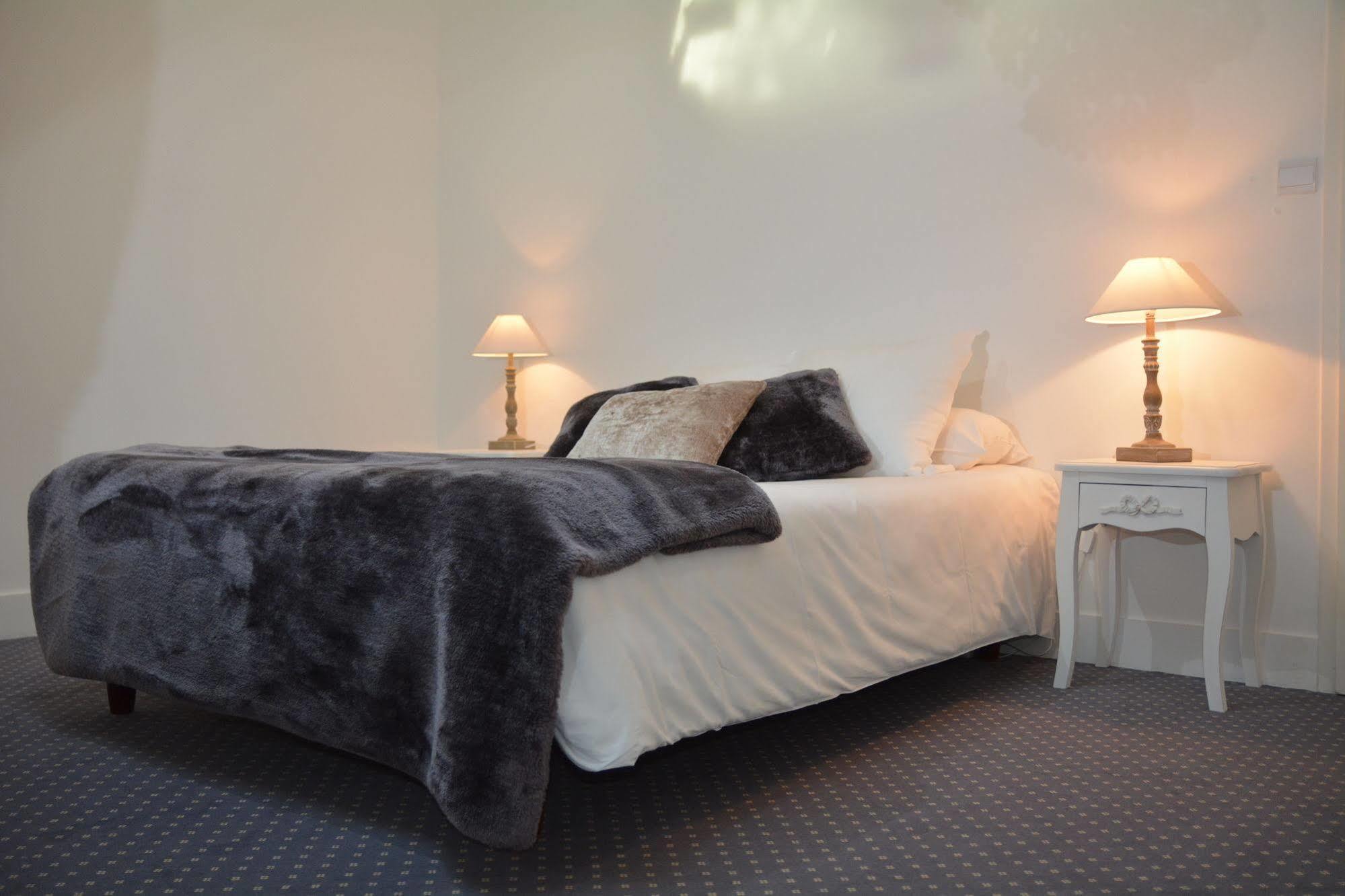 Hotel La Capitainerie Châteauneuf-sur-Loire Екстериор снимка