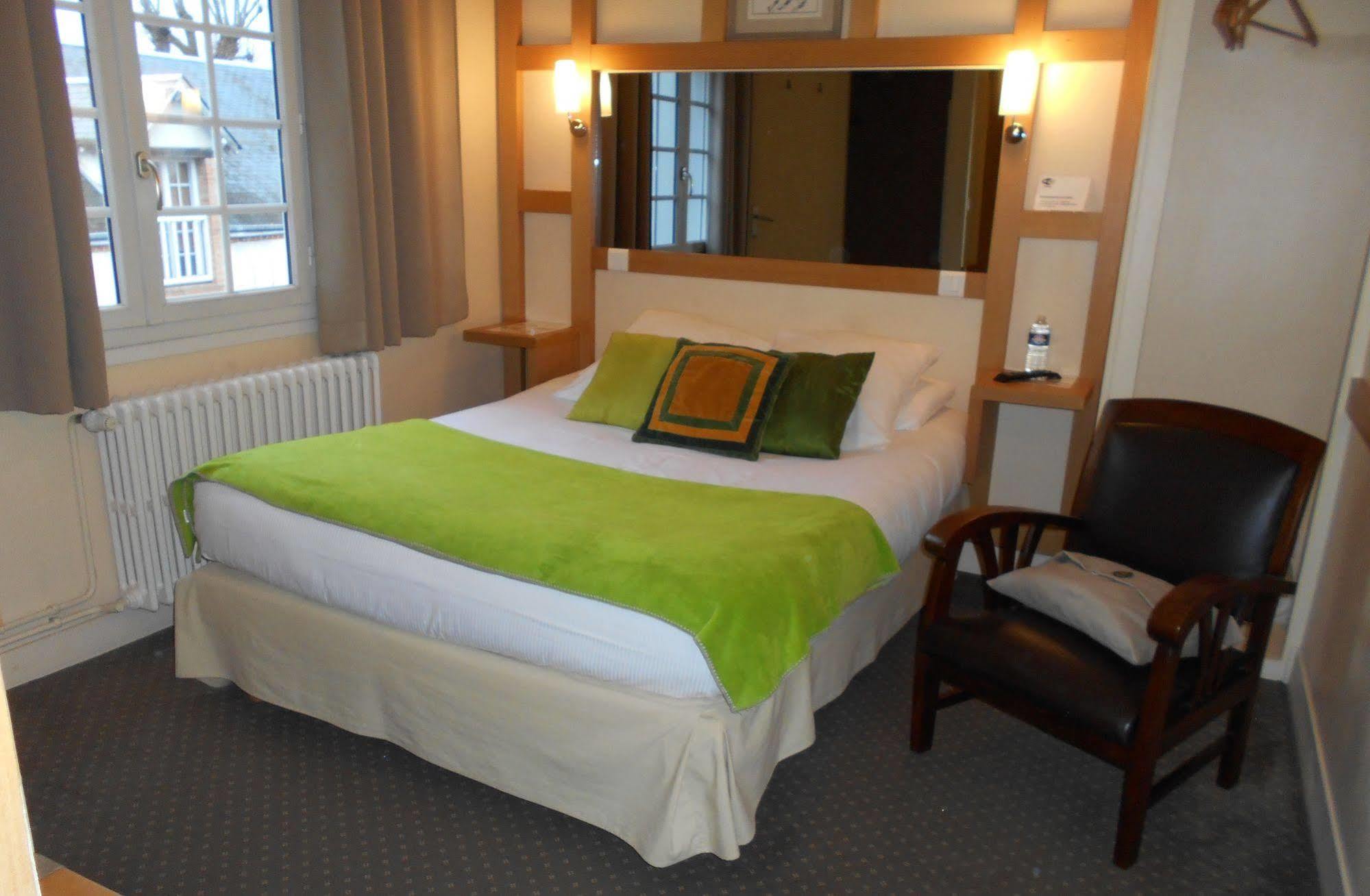 Hotel La Capitainerie Châteauneuf-sur-Loire Екстериор снимка